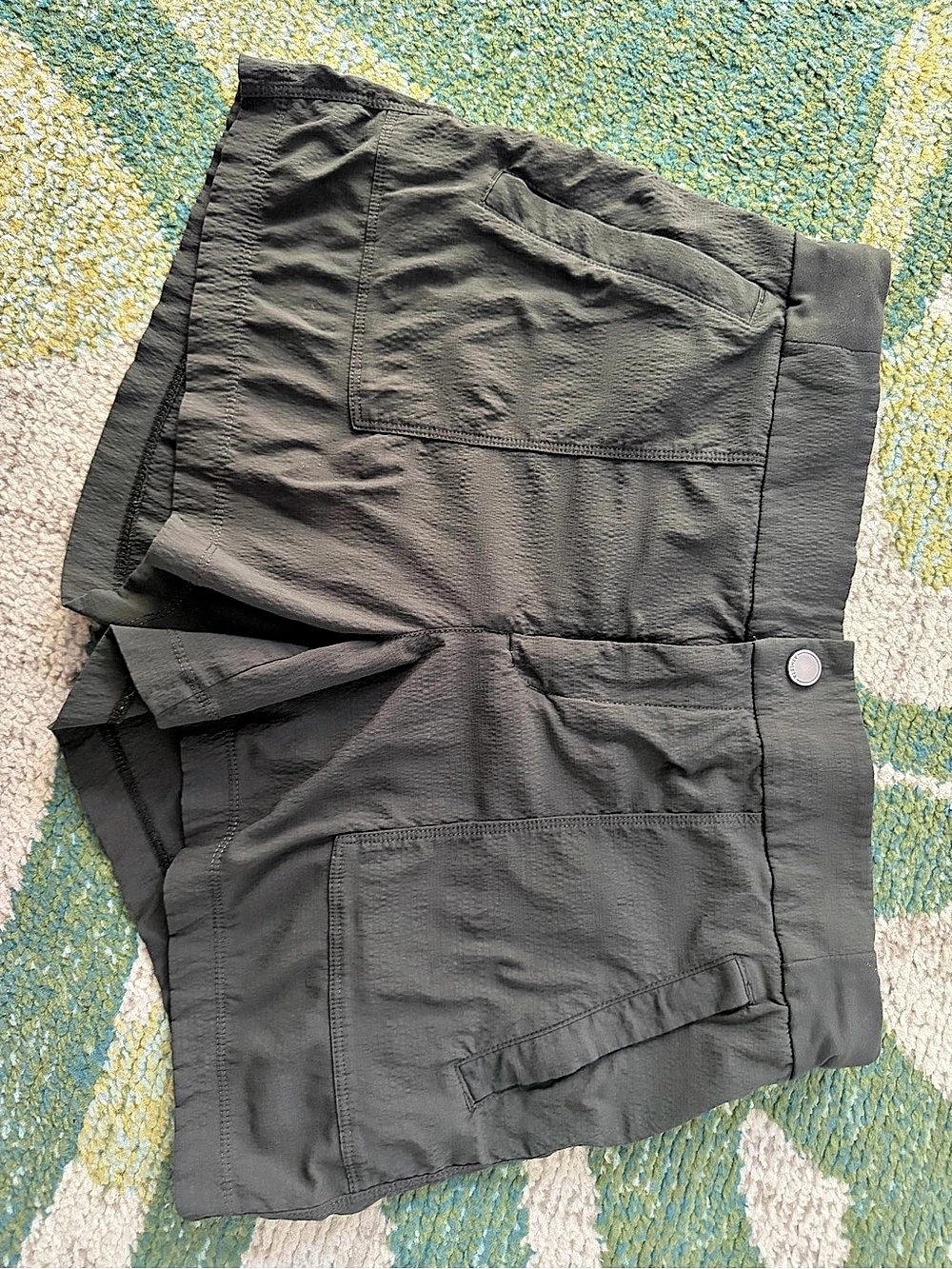 Athleta Trekkie North Short Athletic Shorts olive Size 10